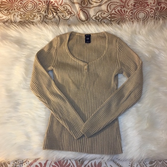 GAP Tops - Gap sweatshirt